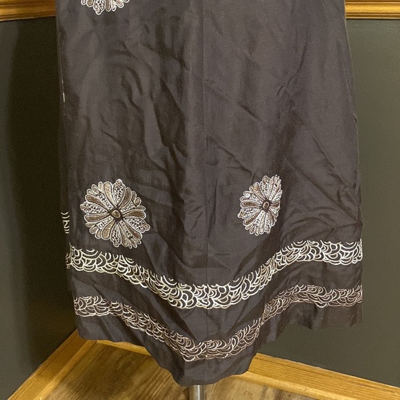 Loft brown skirt with tan floral embroidered flowers size 10 - Picture 3 of 5